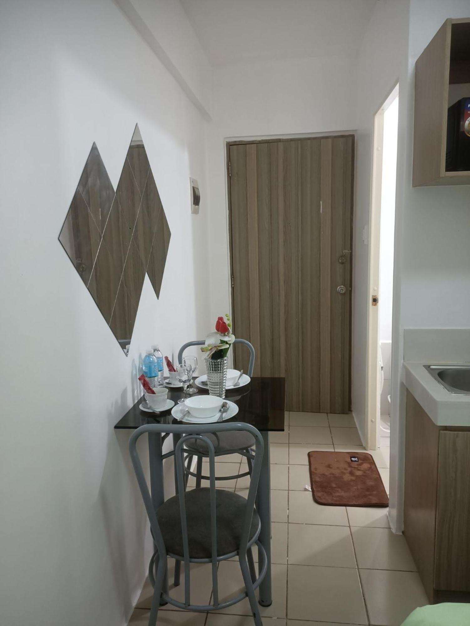 Urban Deca Tower By Jas Airways Aparthotel Manila Bagian luar foto